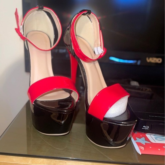 Brand new high heels - Picture 2 of 2